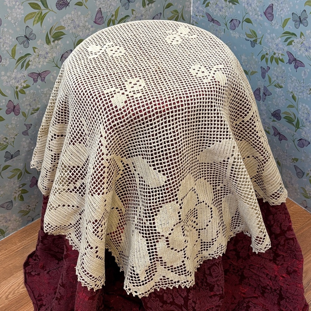 Vintage handmade crochet cream rose floral tablecloth.